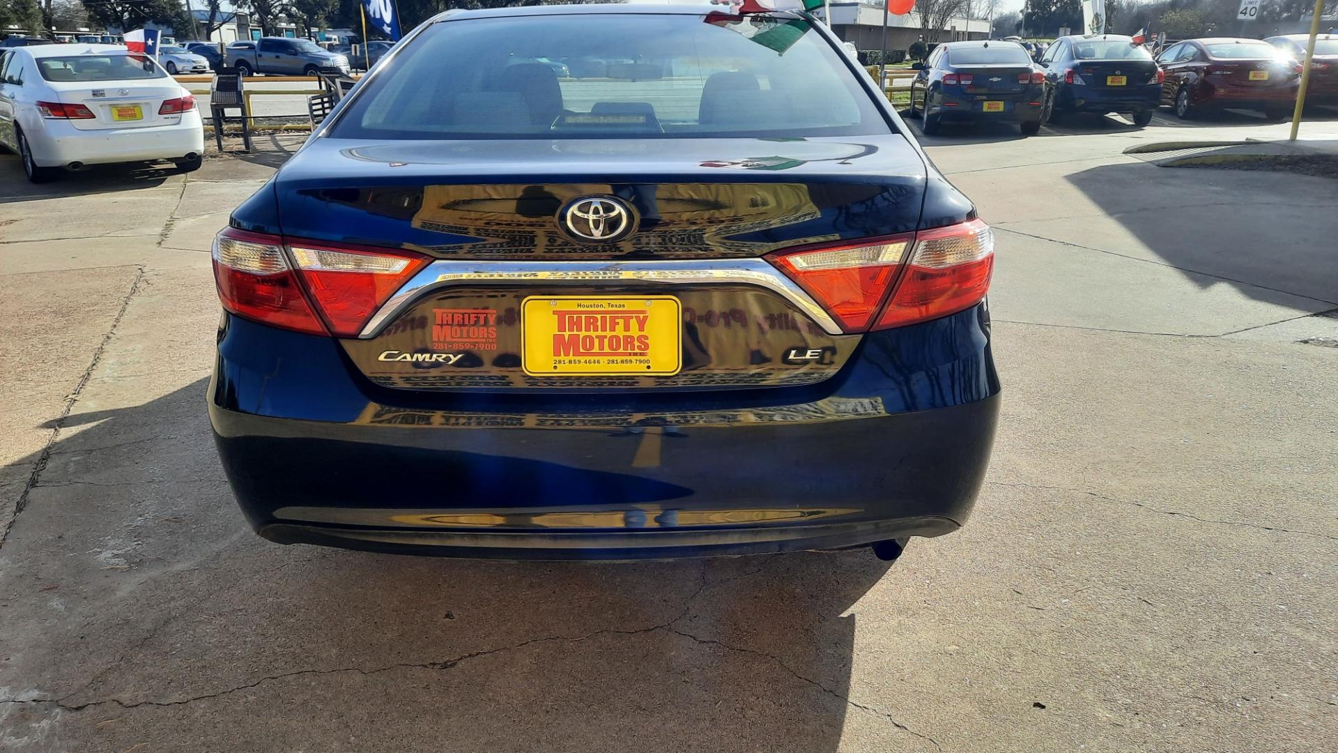 2015 Toyota Camry (4T4BF1FK0FR) , located at 16710 Clay Rd., Houston, TX, 77084, (281) 859-7900, 29.834864, -95.656166 - Photo#3